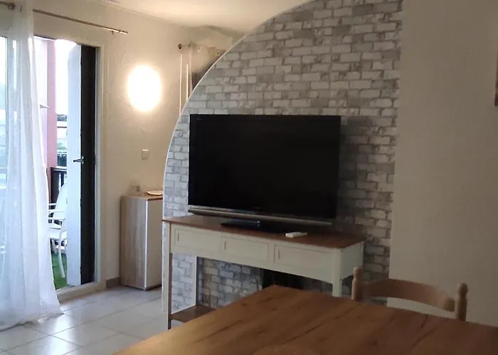 Pergola Apartment Saint-Cyprien (Pyrenees-Orientales)